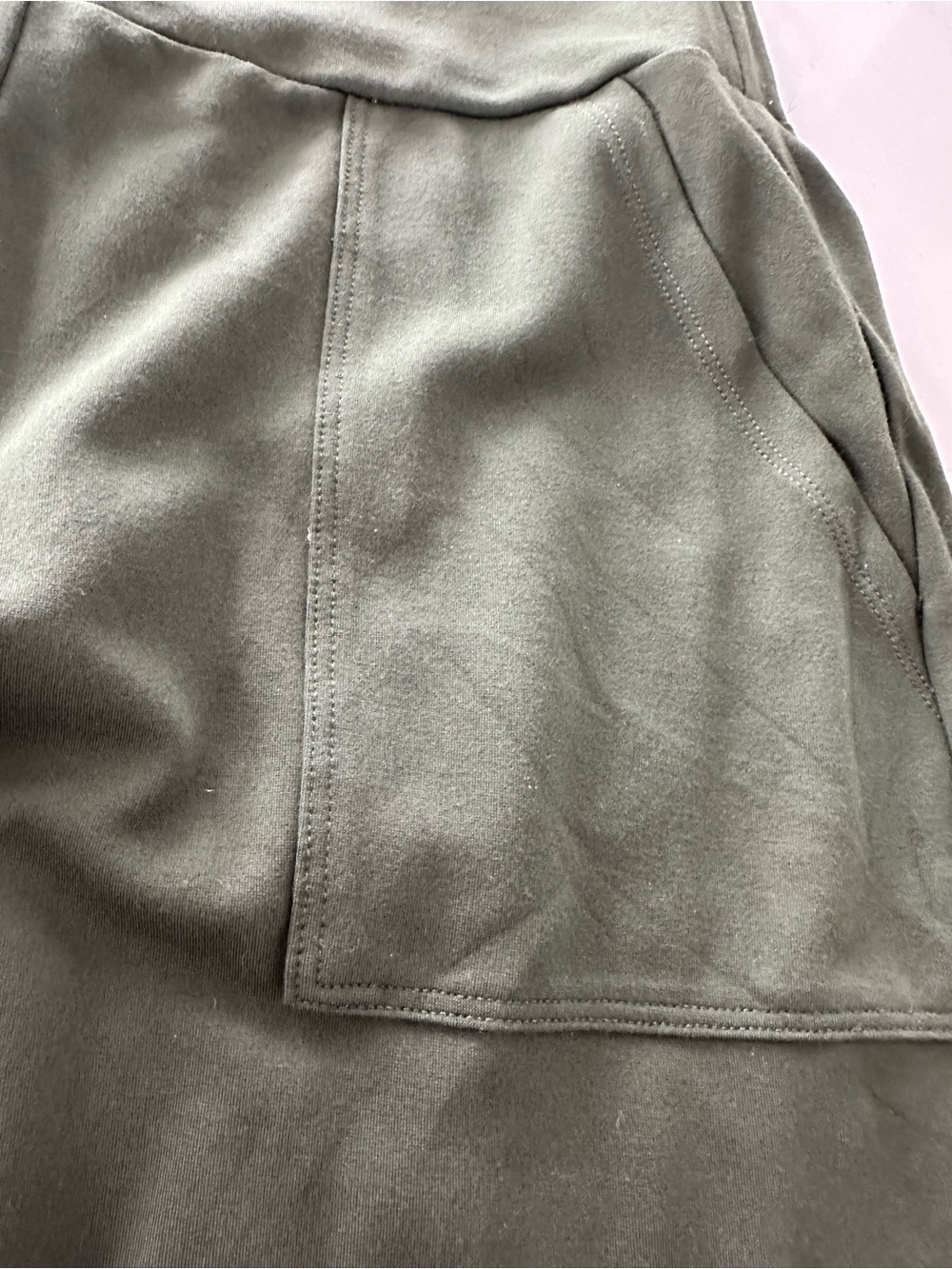 Cabi Chargo Olive Green Wide Leg Cargo Pants. - Picture 4 of 9